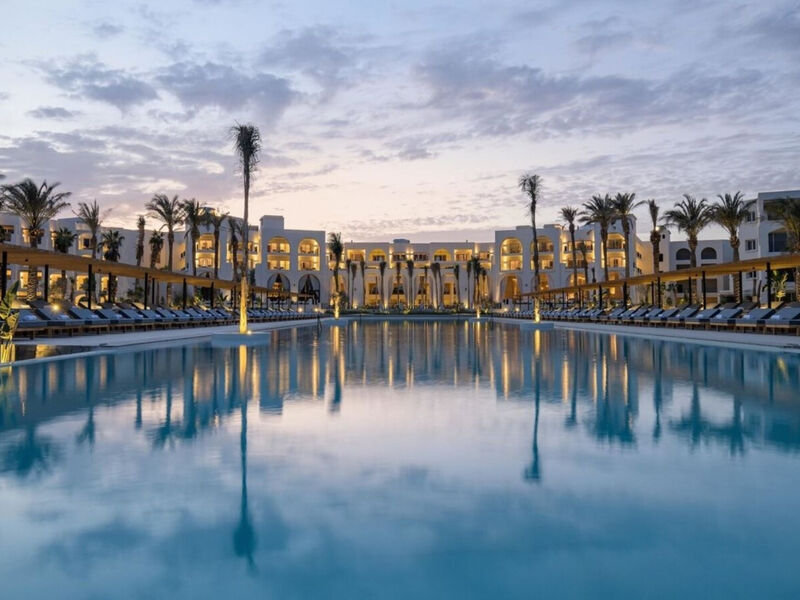 Serry Beach Resort