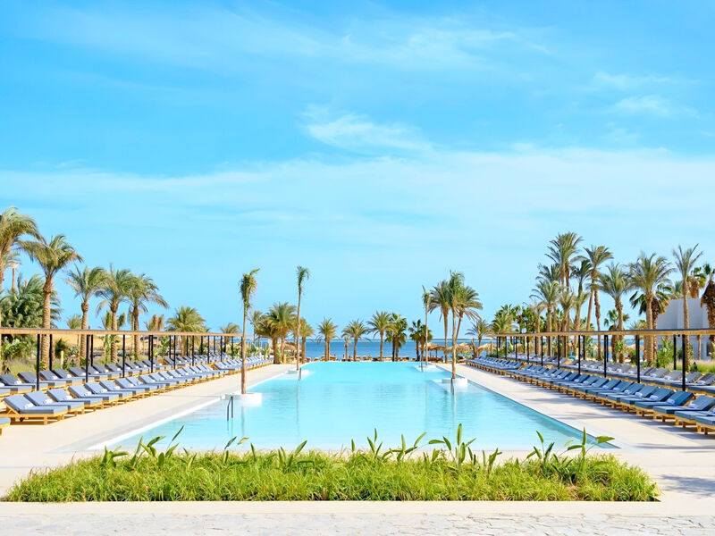 Serry Beach Resort