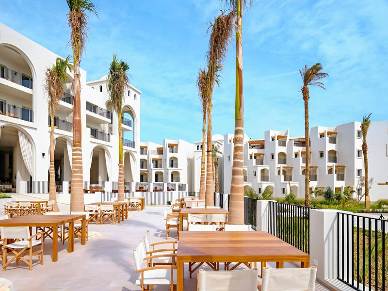 Serry Beach Resort