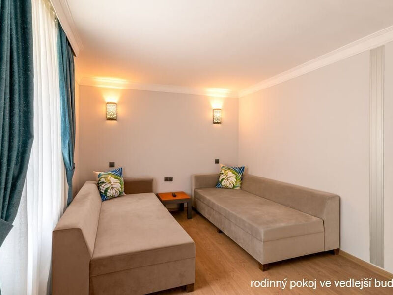 Seven Seas Gravel Select