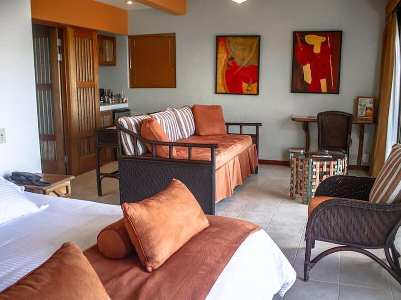 Si Como No Resort & Wildlife Refuge