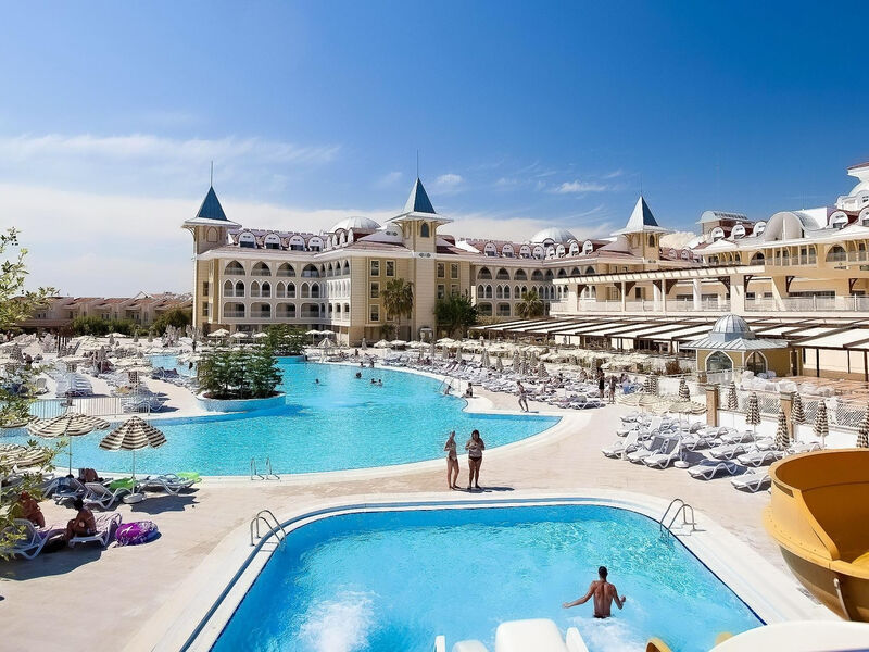 Side Star Resort