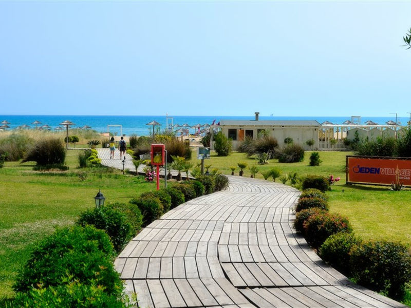 Sikania Resort & Spa