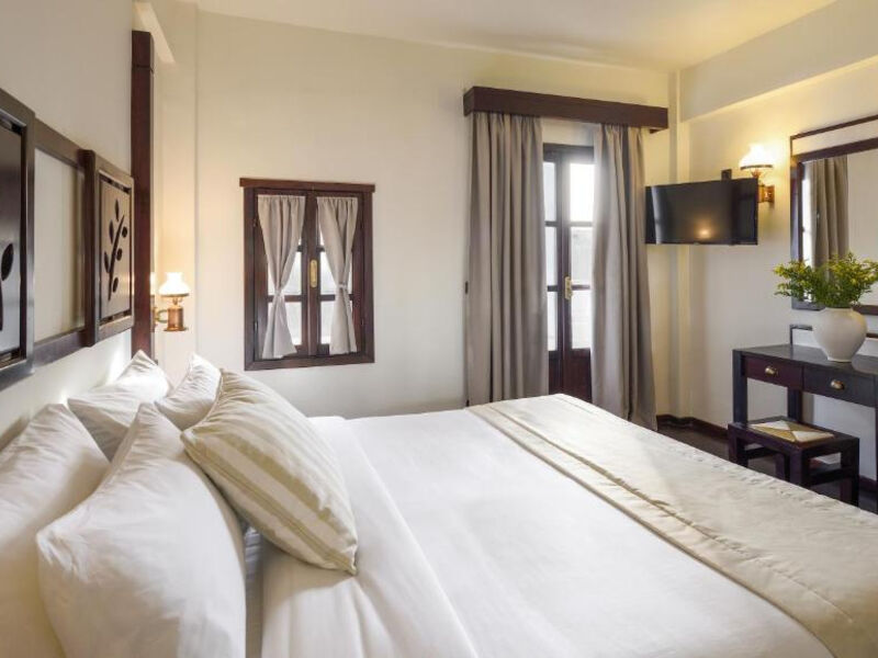 Simantro Resort