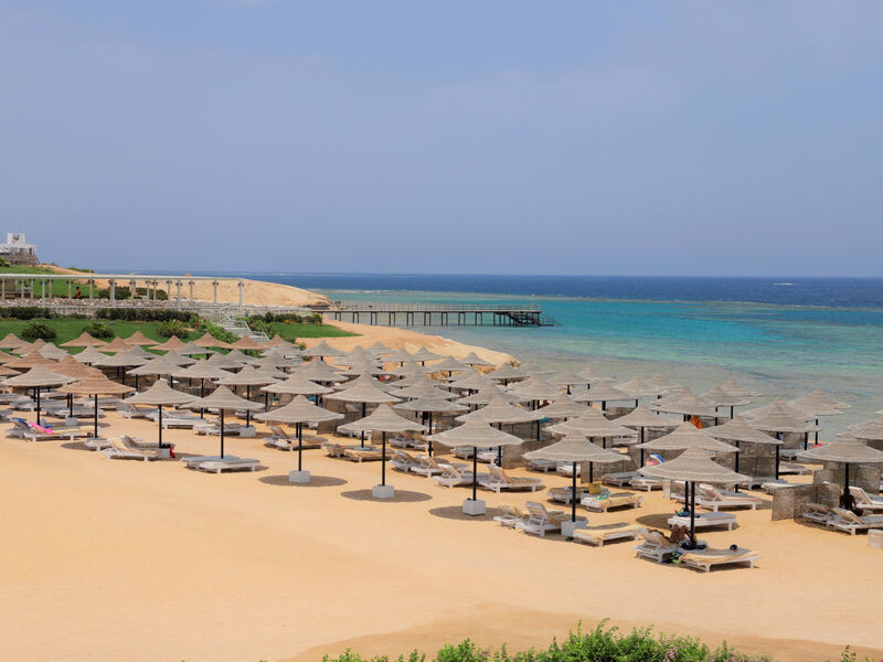 Sirena Beach Resort & Spa
