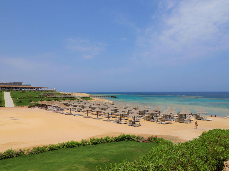 Sirena Beach Resort & Spa