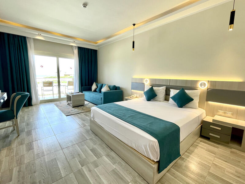 Sirena Beach Resort & Spa