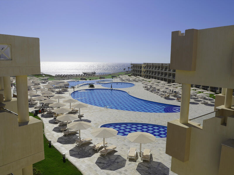 Sirena Beach Resort & Spa