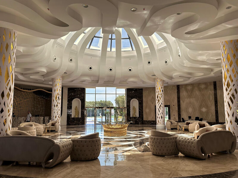 Sirena Beach Resort & Spa