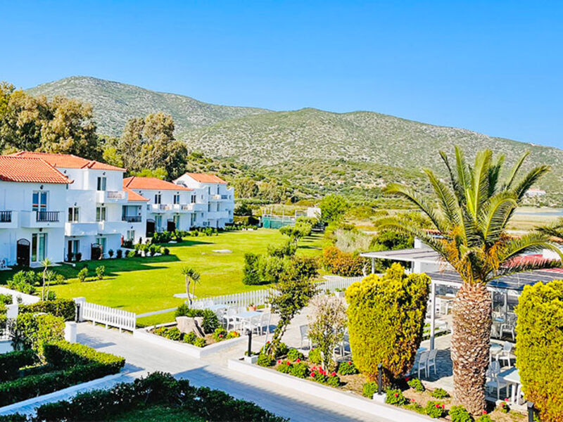 Sirenes Beach Resort