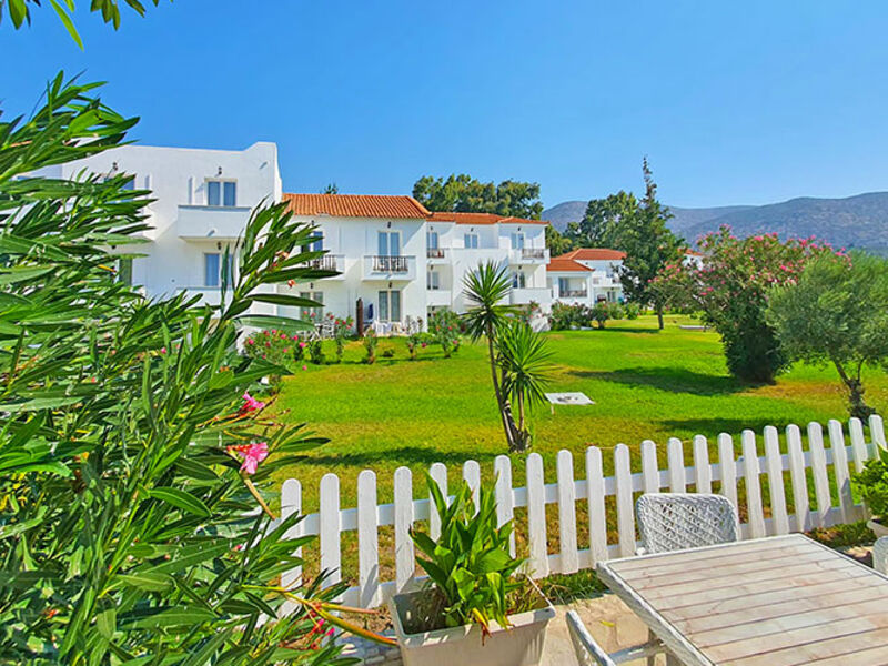Sirenes Beach Resort