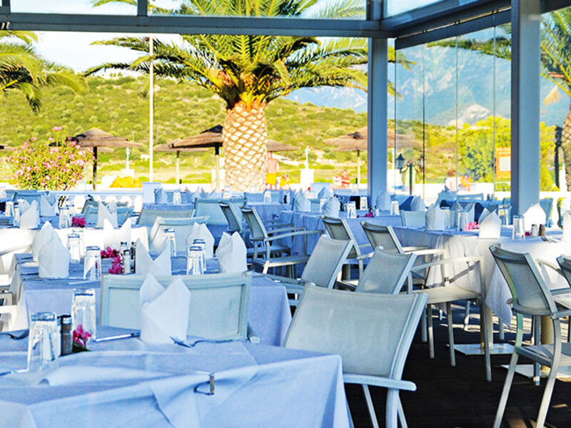 Sirenes Beach Resort