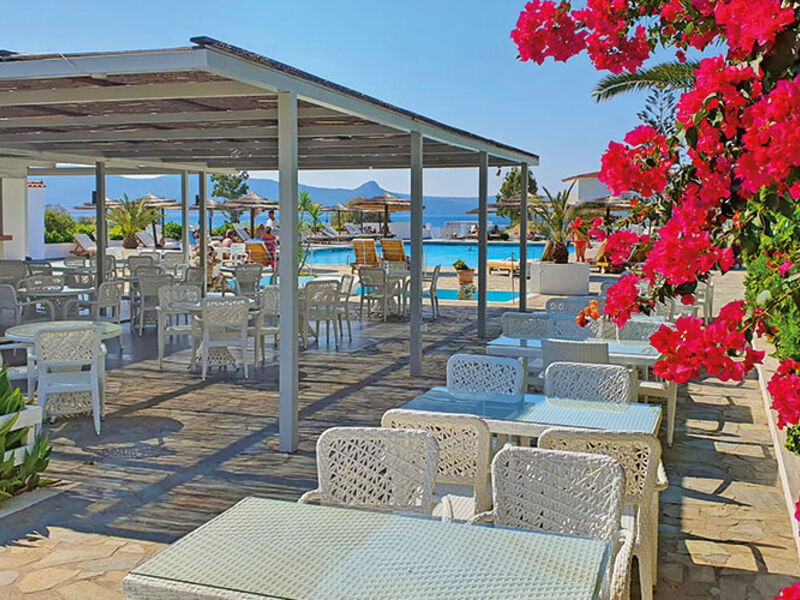 Sirenes Beach Resort