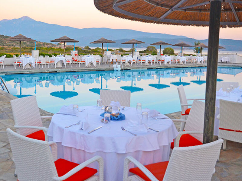 Sirenes Beach Resort