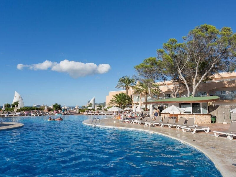Sirenis Seaview Country Club