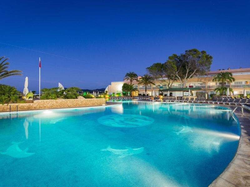 Sirenis Seaview Country Club