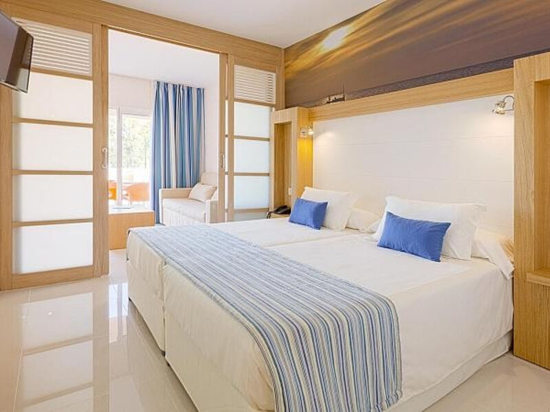 Sirenis Seaview Country Club