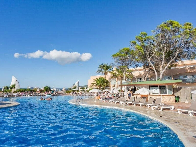 Sirenis Seaview Country Club