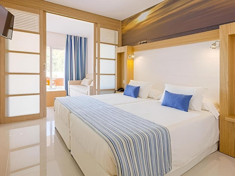 Sirenis Seaview Country Club