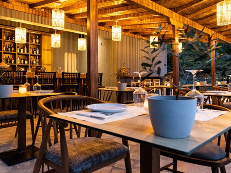 Skiathos Avaton Suites & Villas