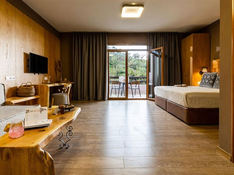 Skiathos Avaton Suites & Villas