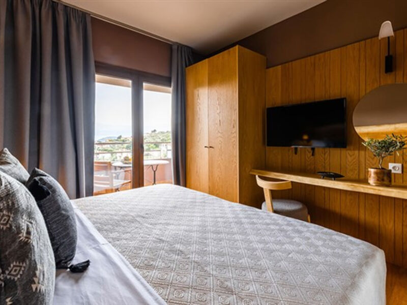 Skiathos Avaton Suites & Villas
