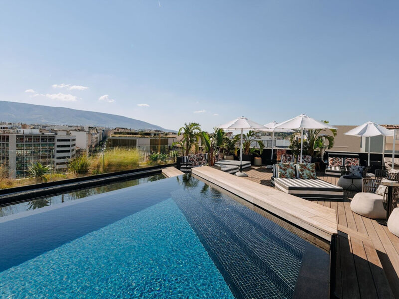 Skylark, Aluma Hotel & Resort