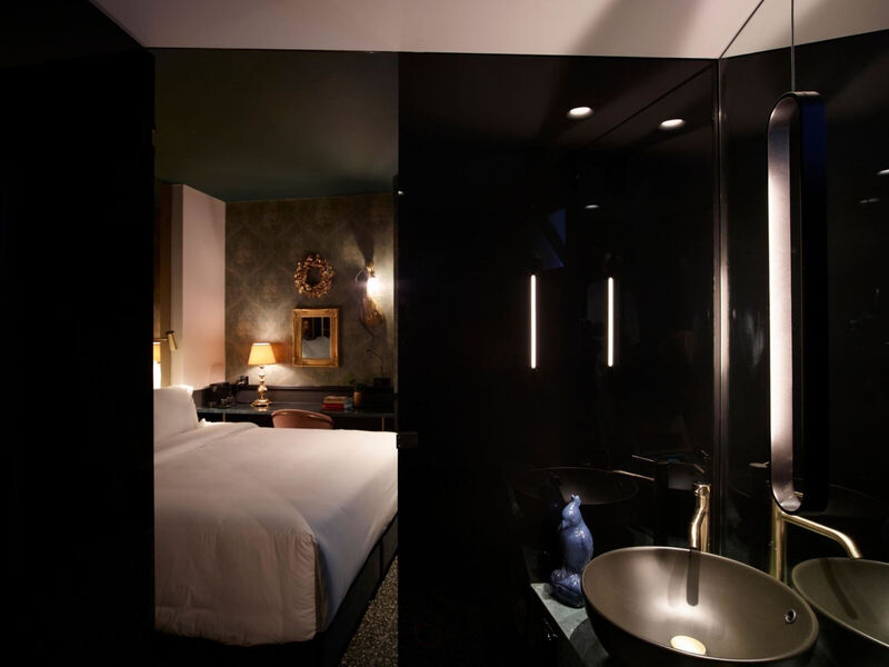 Skylark, Aluma Hotel & Resort