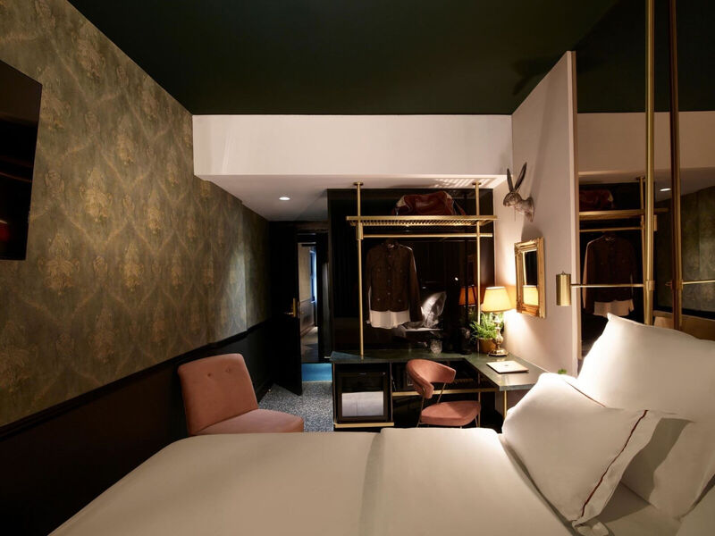 Skylark, Aluma Hotel & Resort