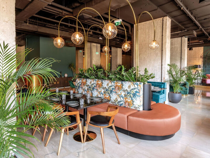 Skylark, Aluma Hotel & Resort