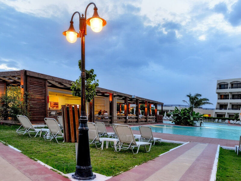 Sol By Melia Cosmopolitan