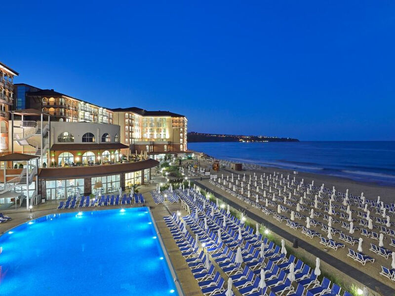 Sol Luna Bay Resort