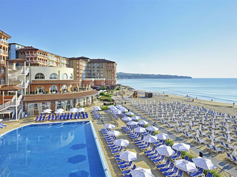 Sol Luna Bay Resort