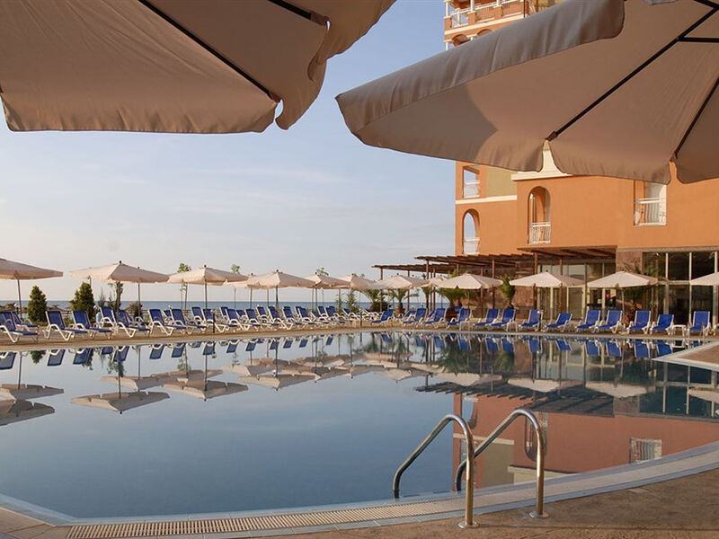 Sol Luna Bay Resort