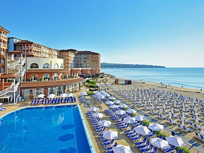 Sol Luna Bay Resort
