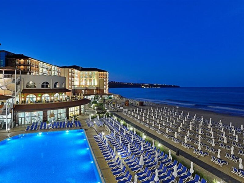 Sol Luna Bay Resort
