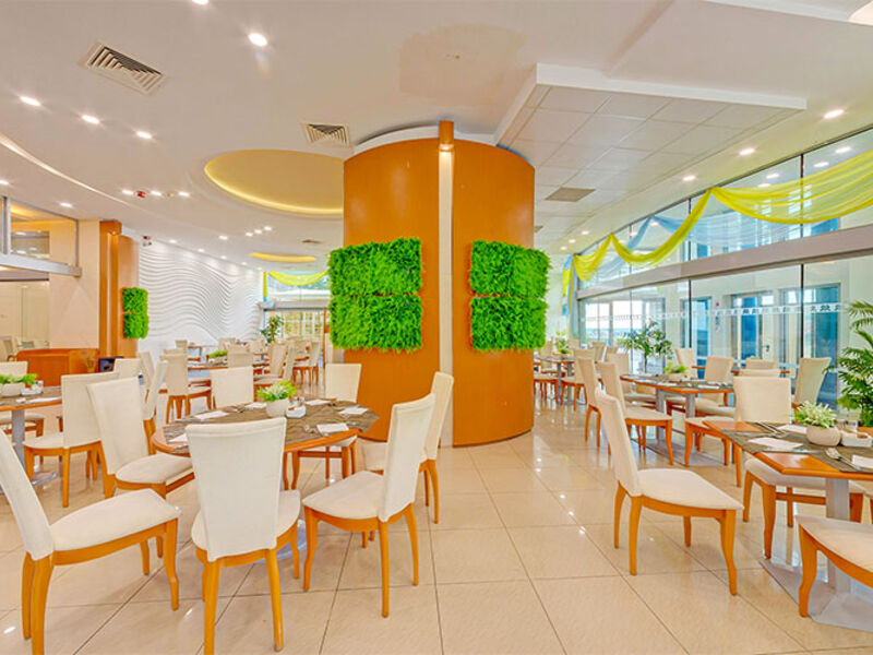Sol Marina Palace
