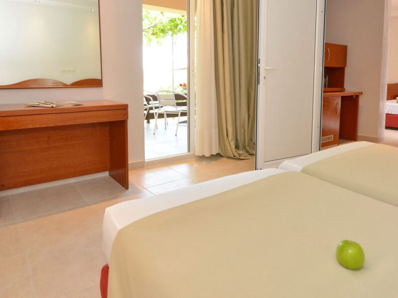 Sousouras Holiday Resort