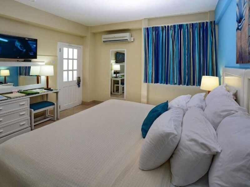 Southern Palm Beach Club & Resort