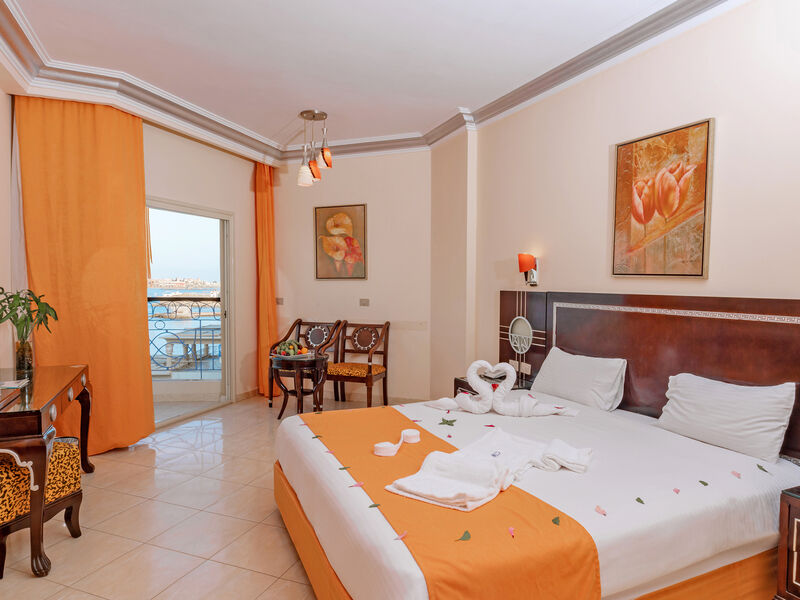 Sphinx Aqua Park Beach Resort