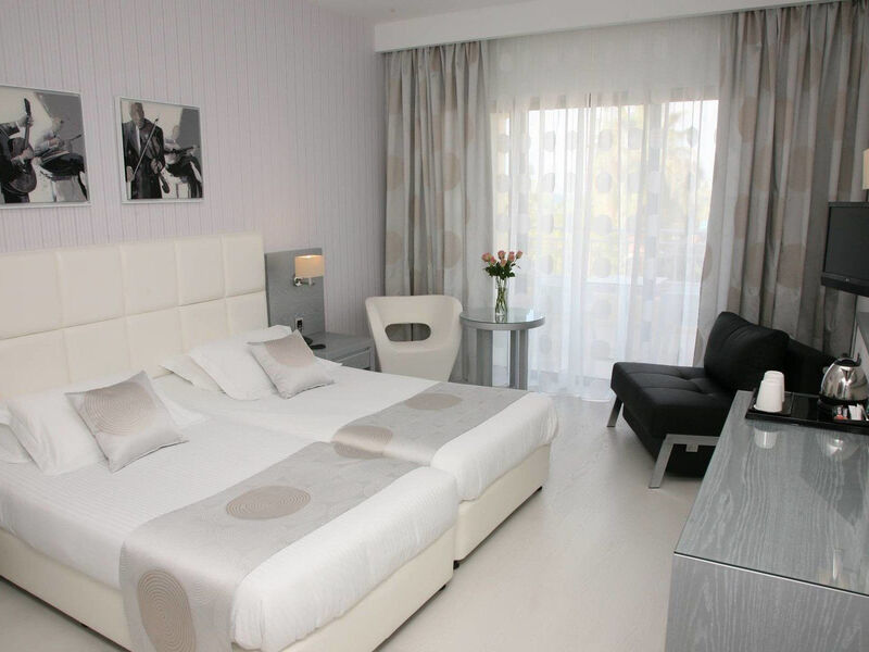 St. George Hotel And Spa Resort - Adults Only