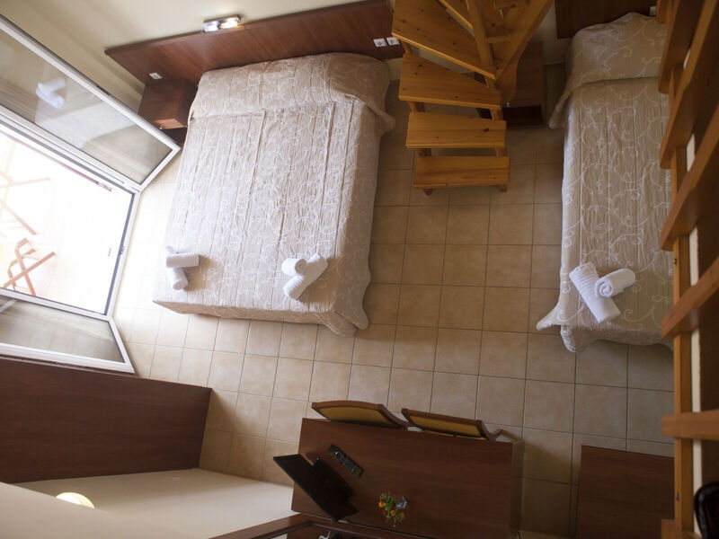 Summertime Inn