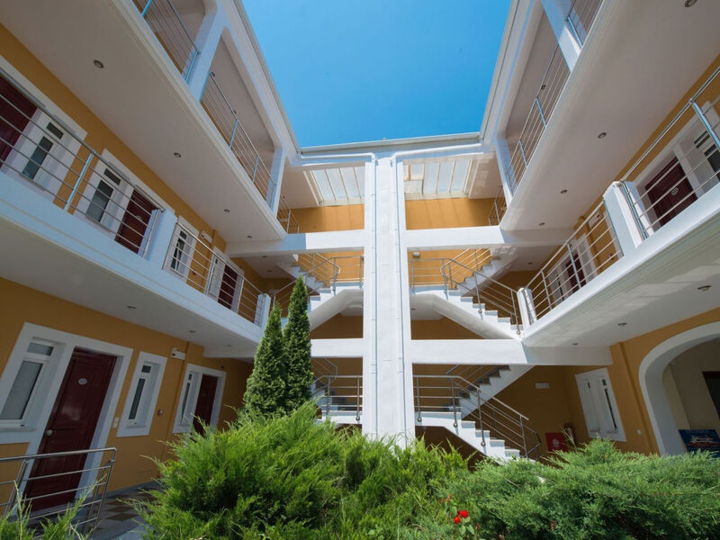 Summertime Inn