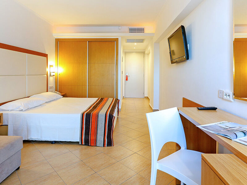 Sun Palace
