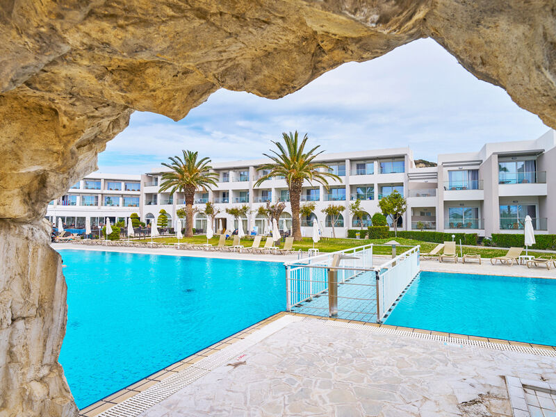 Sun Palace