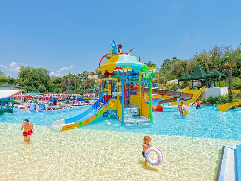 Sunis Hotel Su