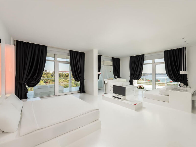 Sunis Hotel Su