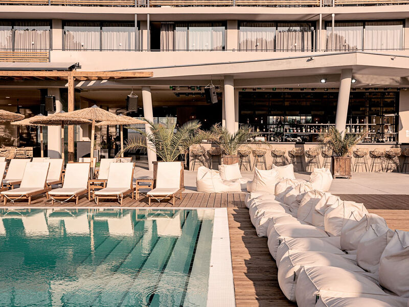 Sunny Beach Club
