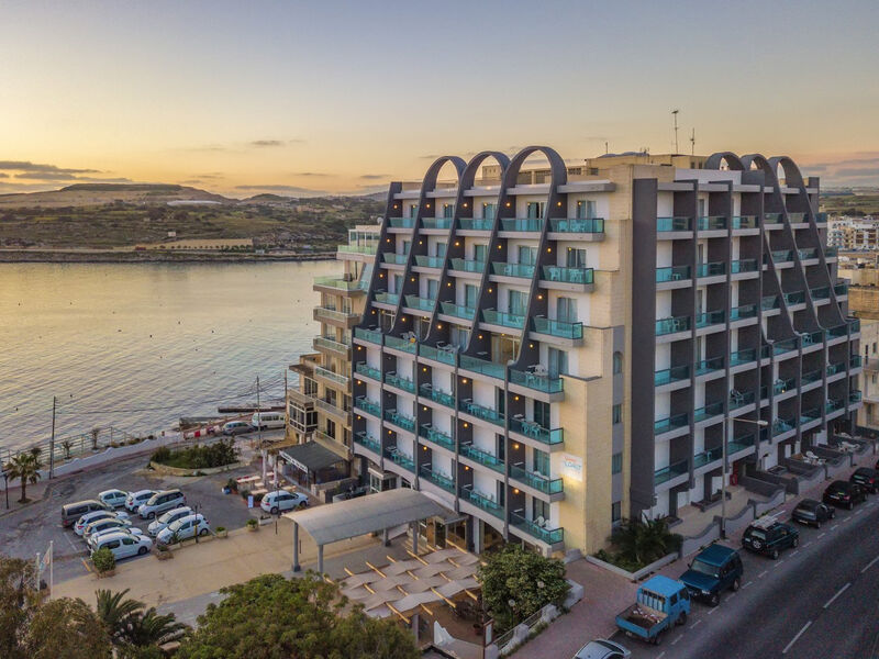 Sunny Coast Resort & Spa