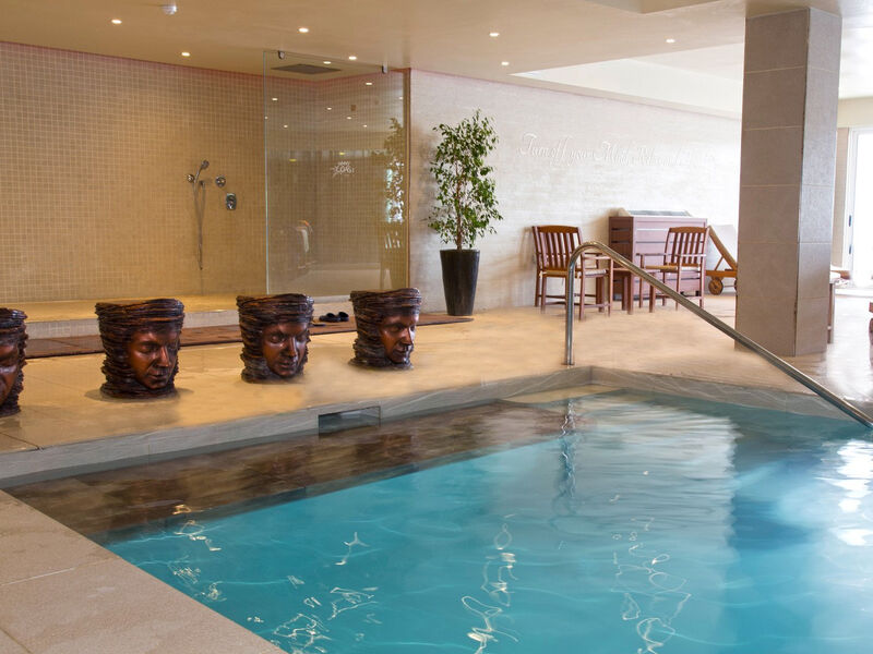 Sunny Coast Resort & Spa